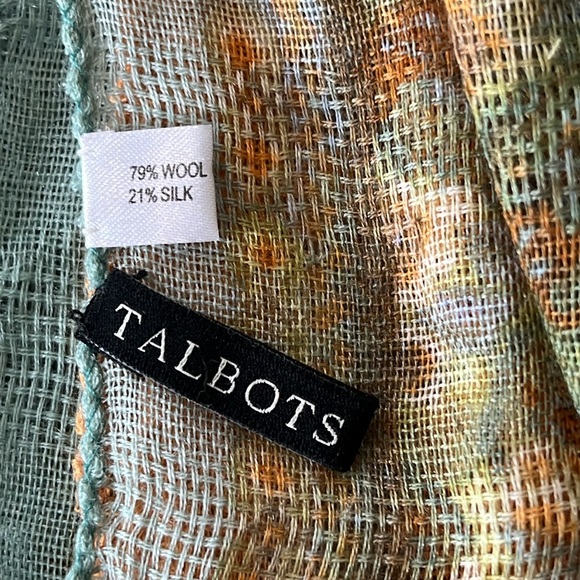 Talbots Women’s Scarf Good Condition - Picture 3 of 5